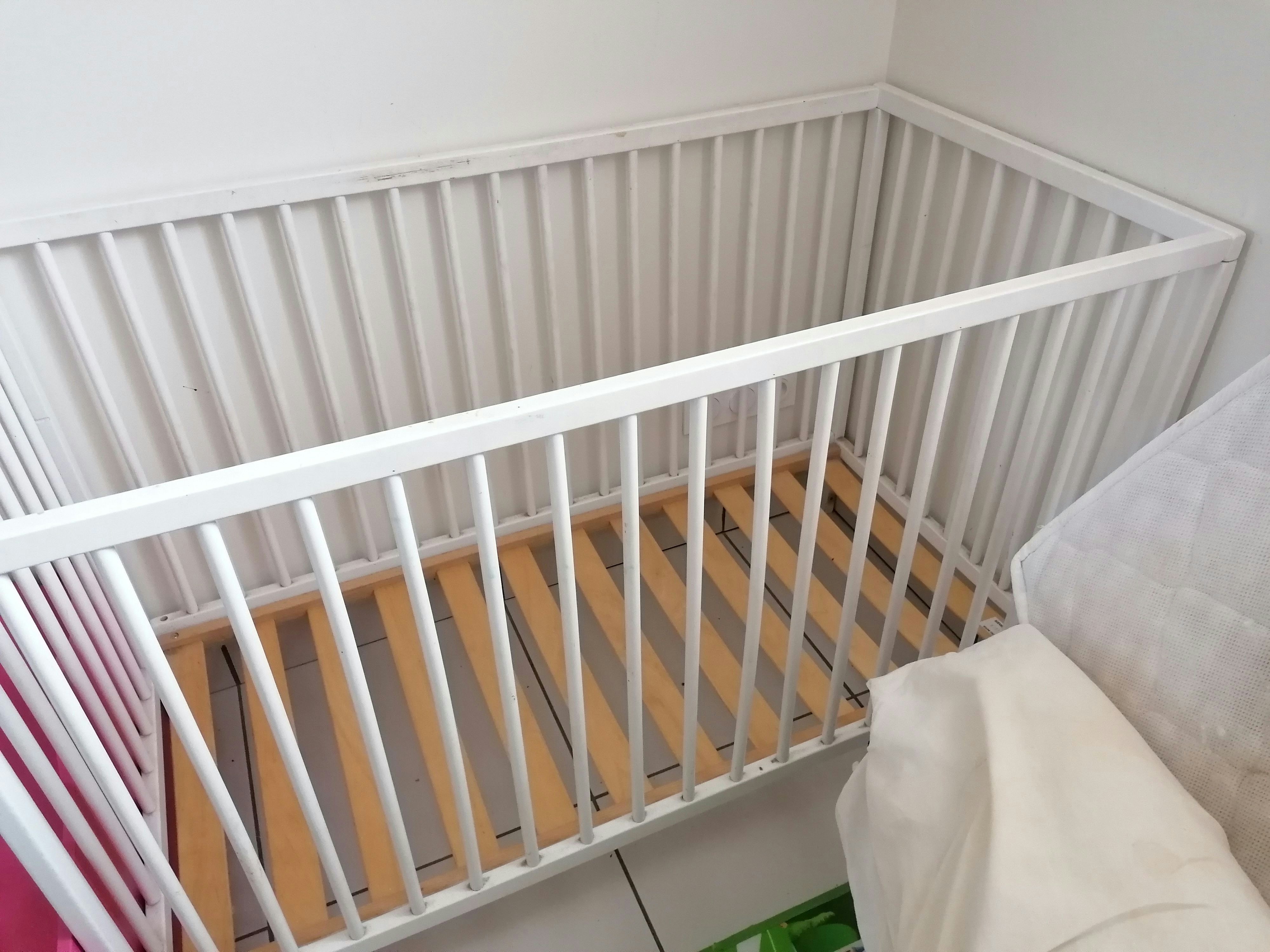 Lit barreaux mixte +matelas