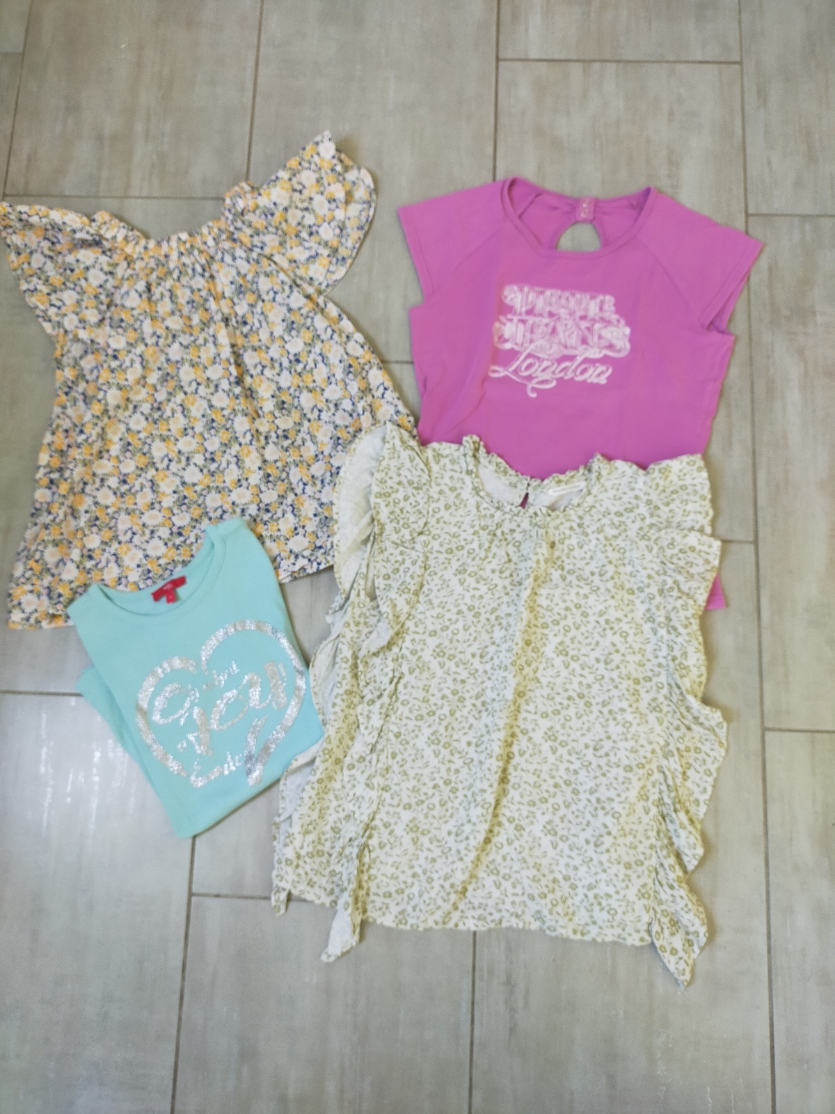 Lot de tee-shirts fille taille 12 ans en excellent état