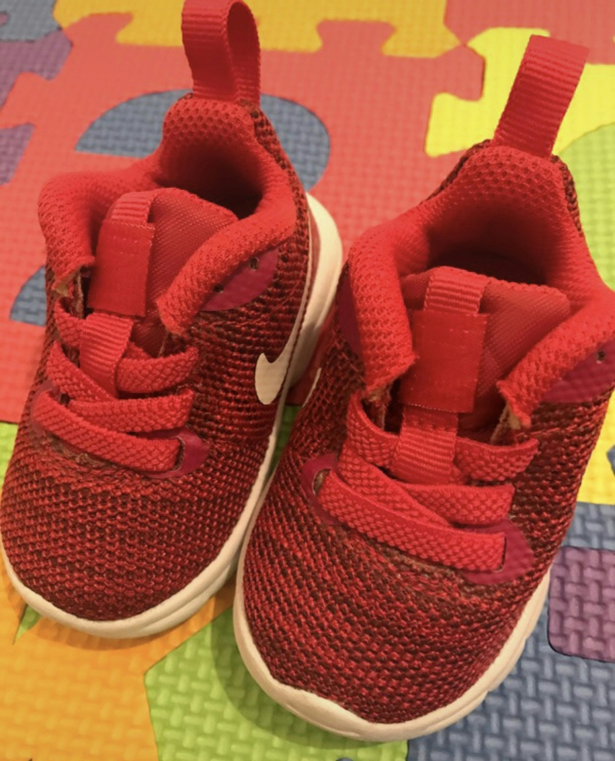 Baskets rose fushia Nike