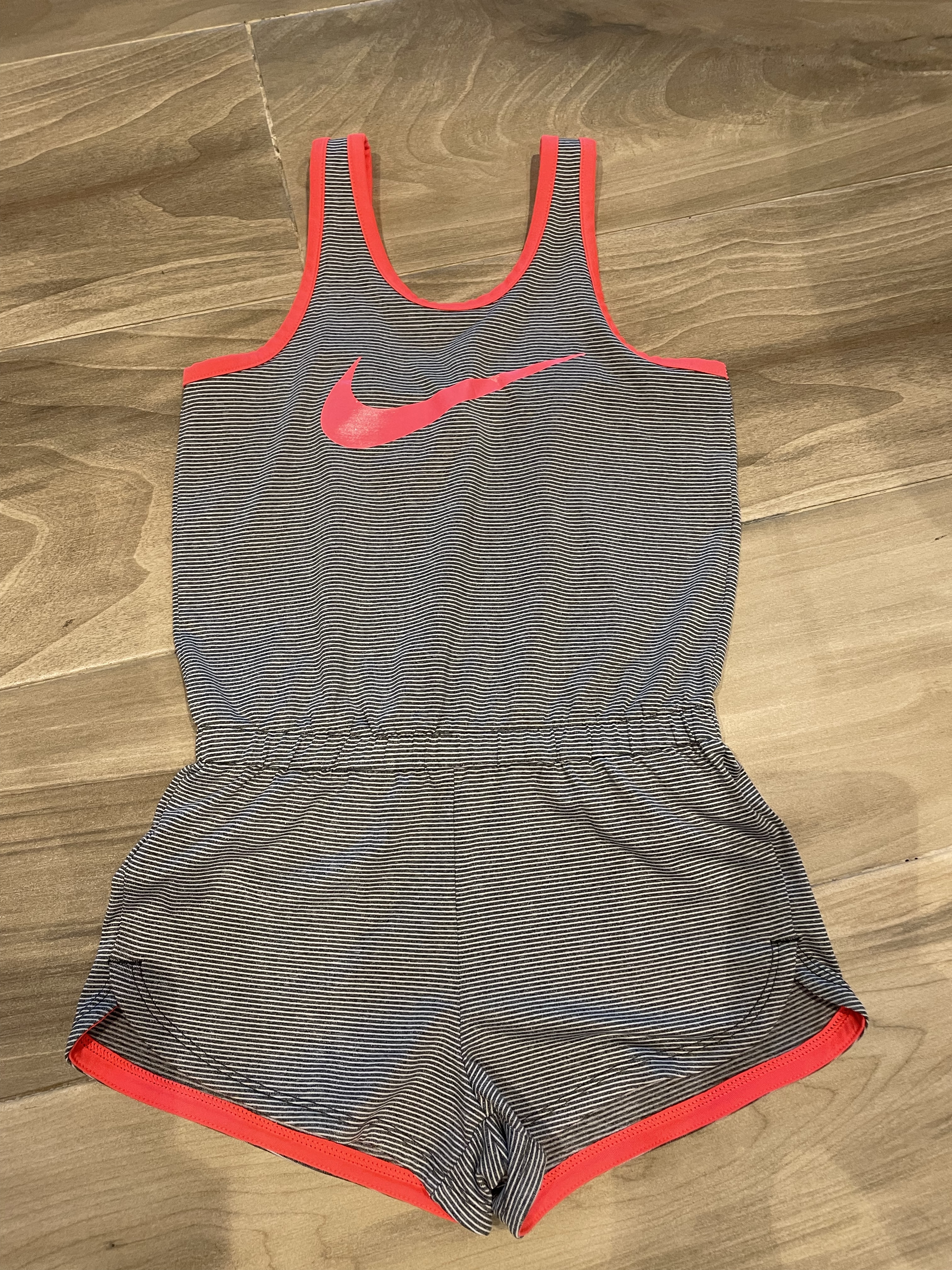 Combi short nike 7/8 ans