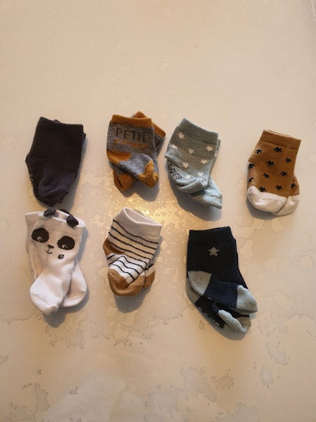 7 paires de chaussettes taille 15-16 en bon état marque kiabi