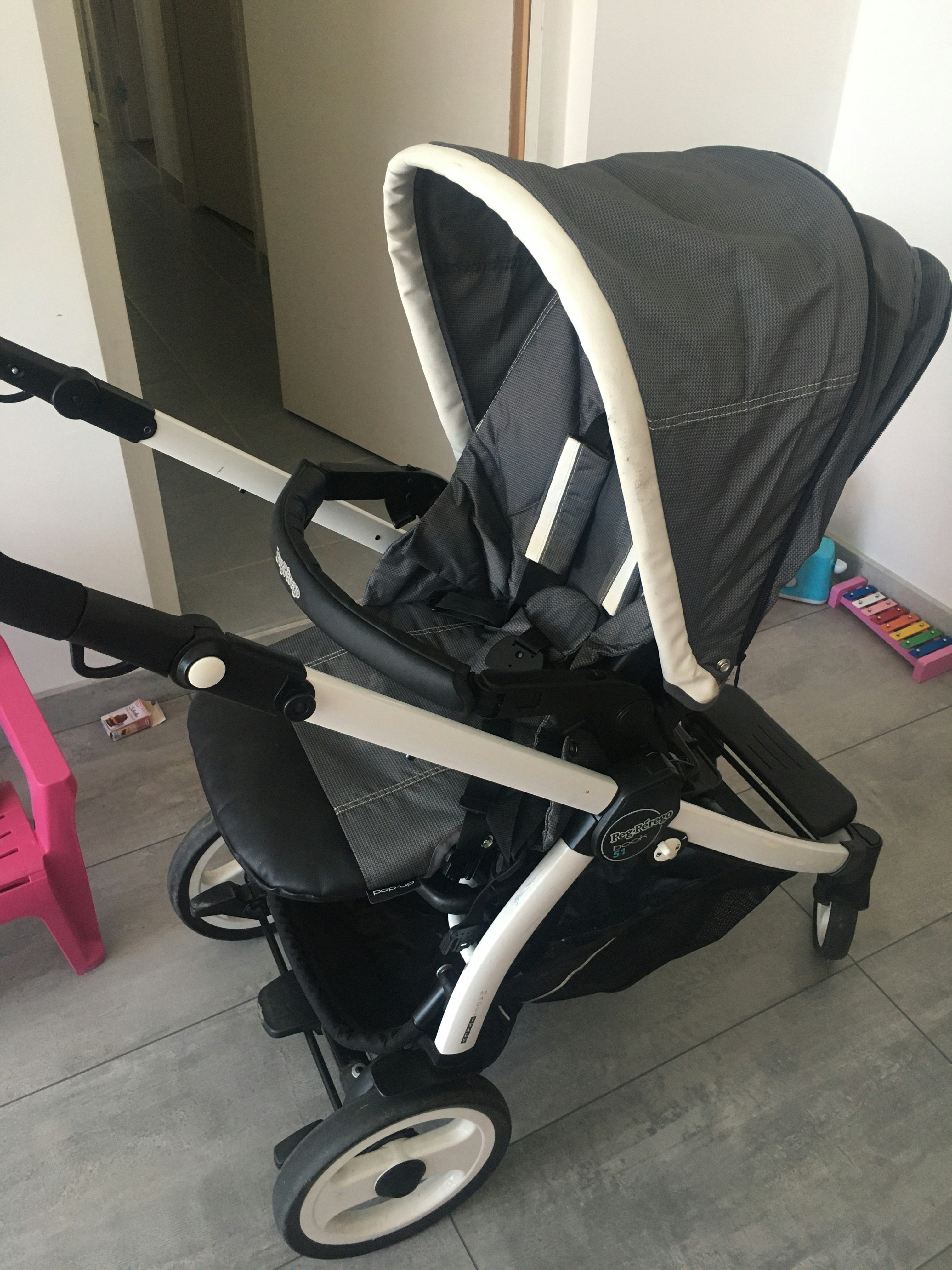 Poussette 3 en 1  et base isofix pour la voiture - photo numéro 3