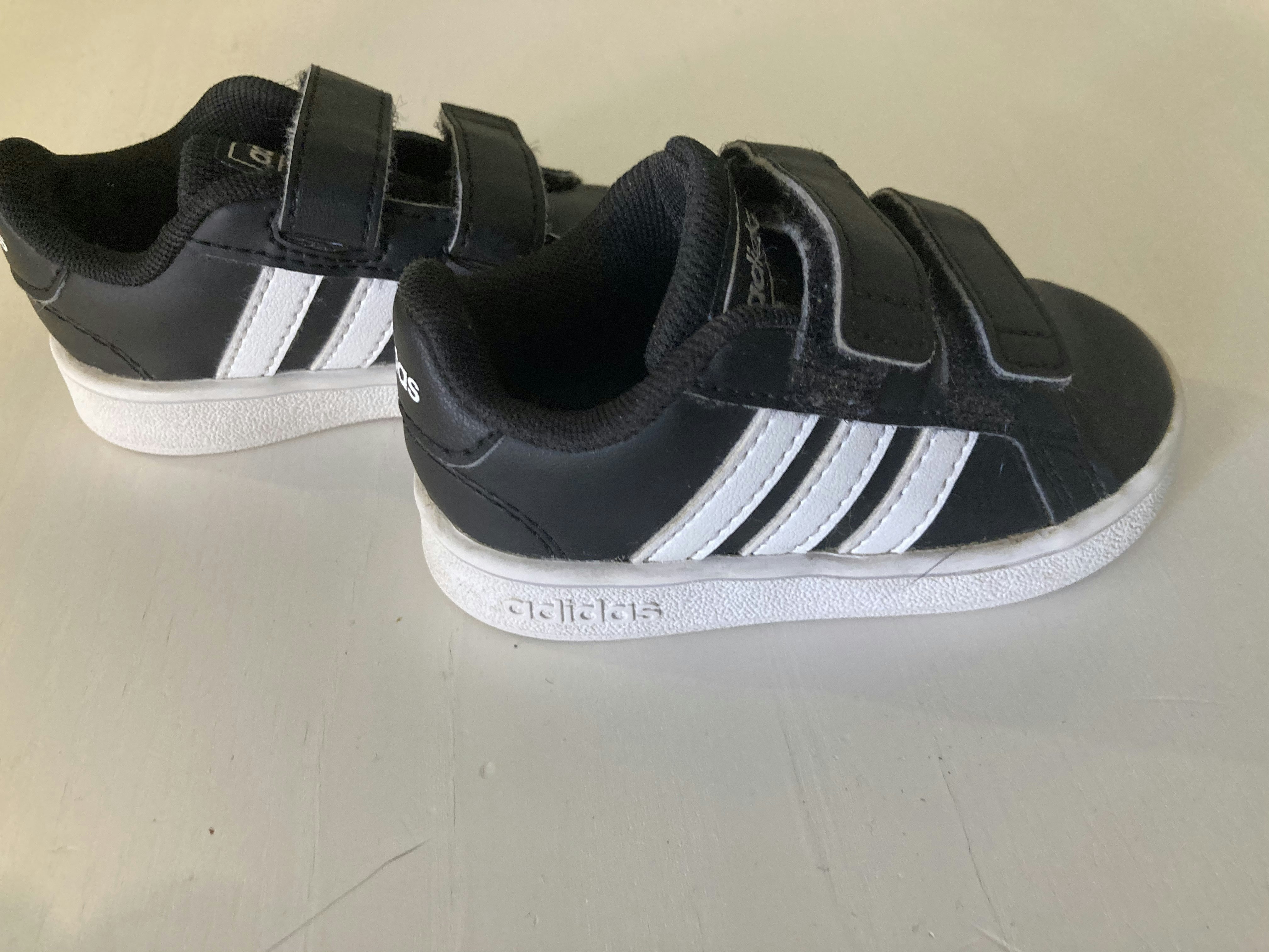Basket adidas