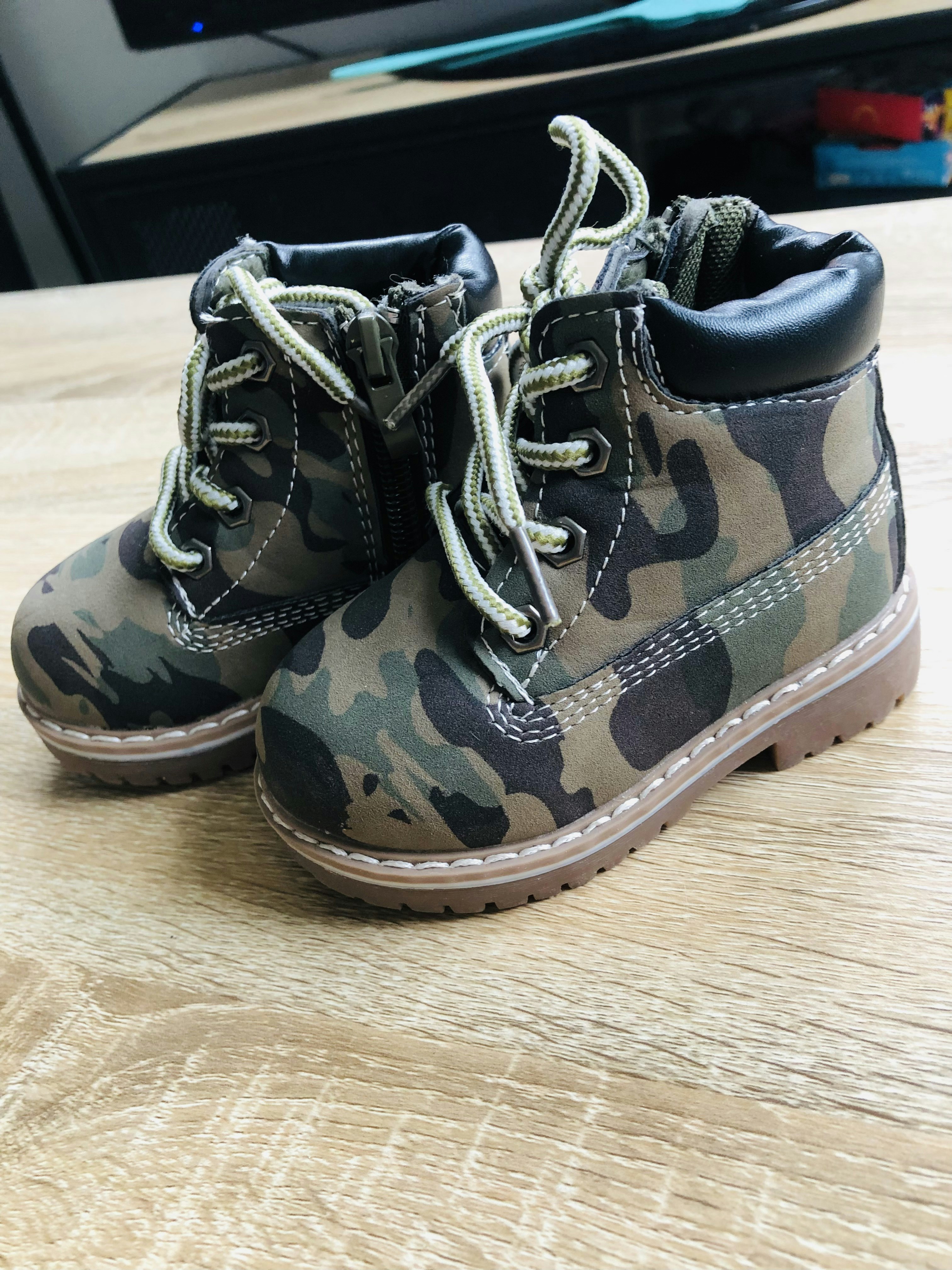 Chaussure militaire