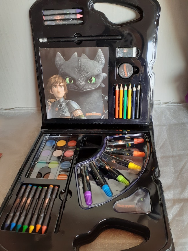 Malette Coloriage Peinture Dragons Harold Et Krokmou Beebs Achat Vente Bebe Enfant