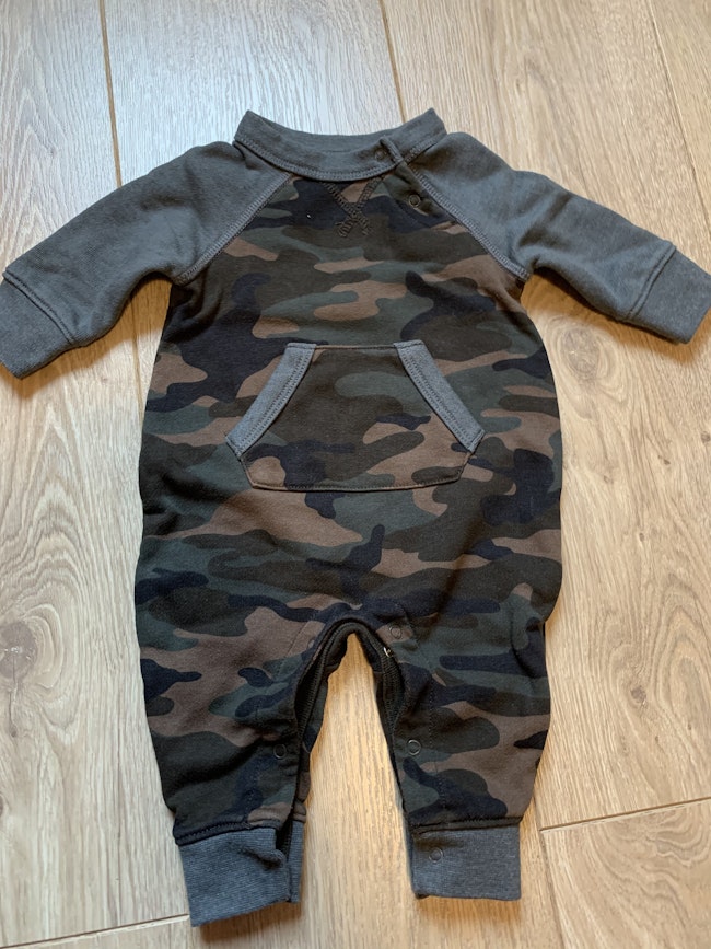 Combinaison Gap 3 Mois Militaire Beebs Achat Vente Bebe