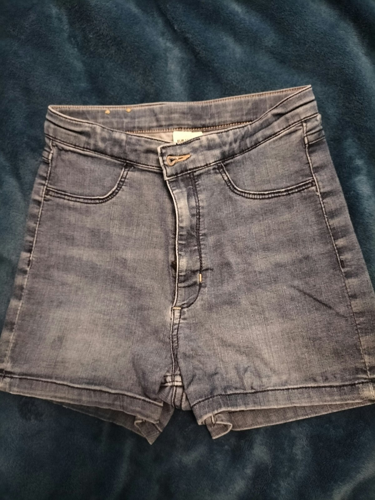 Short en jean H&M taille 10 ans