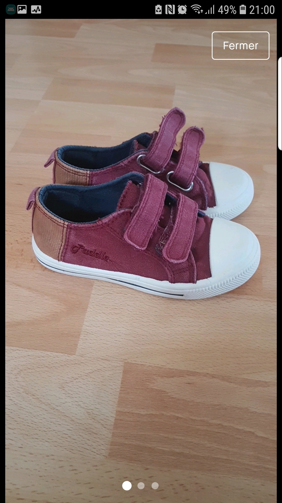 Basket bordeau derrière kamel