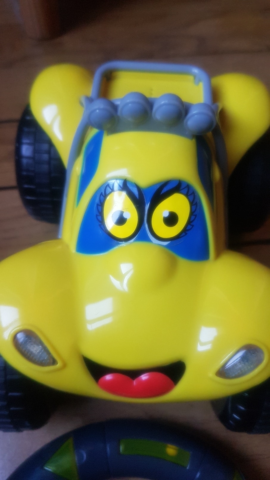 Voiture télécommandée chicco - photo numéro 2