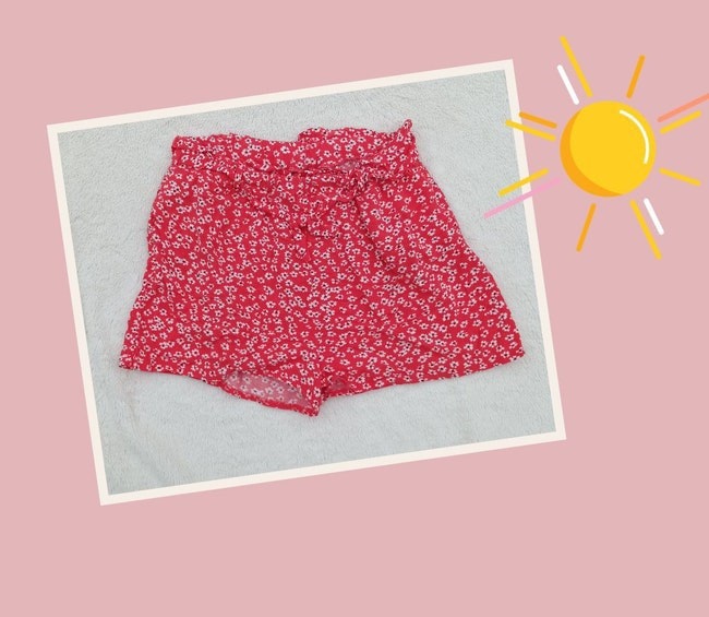 Short fleuri et estival
