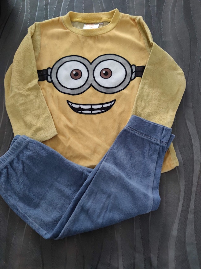 Pyjama Minions 2 Ans En Velour Beebs Achat Vente Bebe Enfant