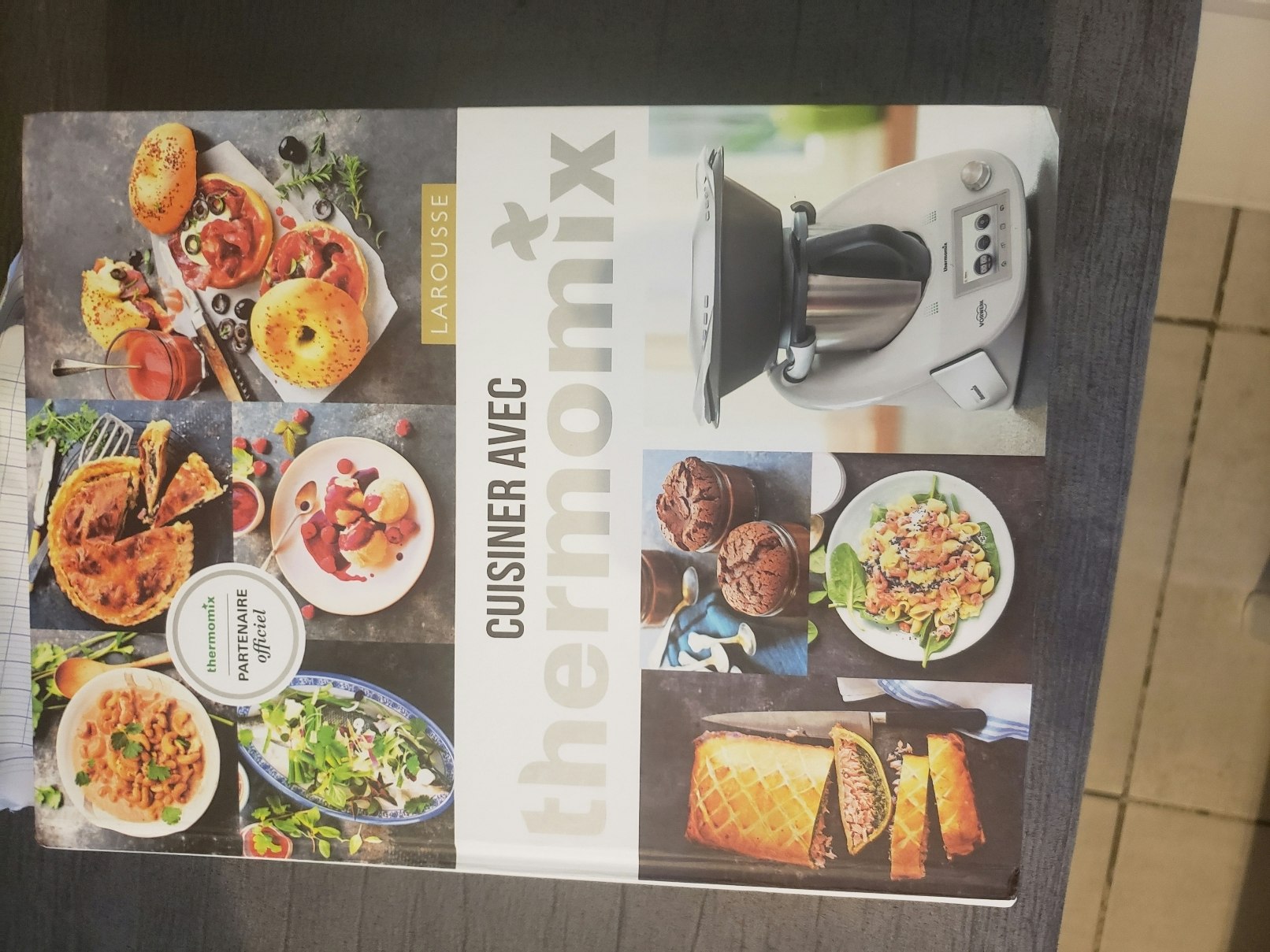 Gros livre thermomix  comme neuf 15e au choix - photo numéro 2
