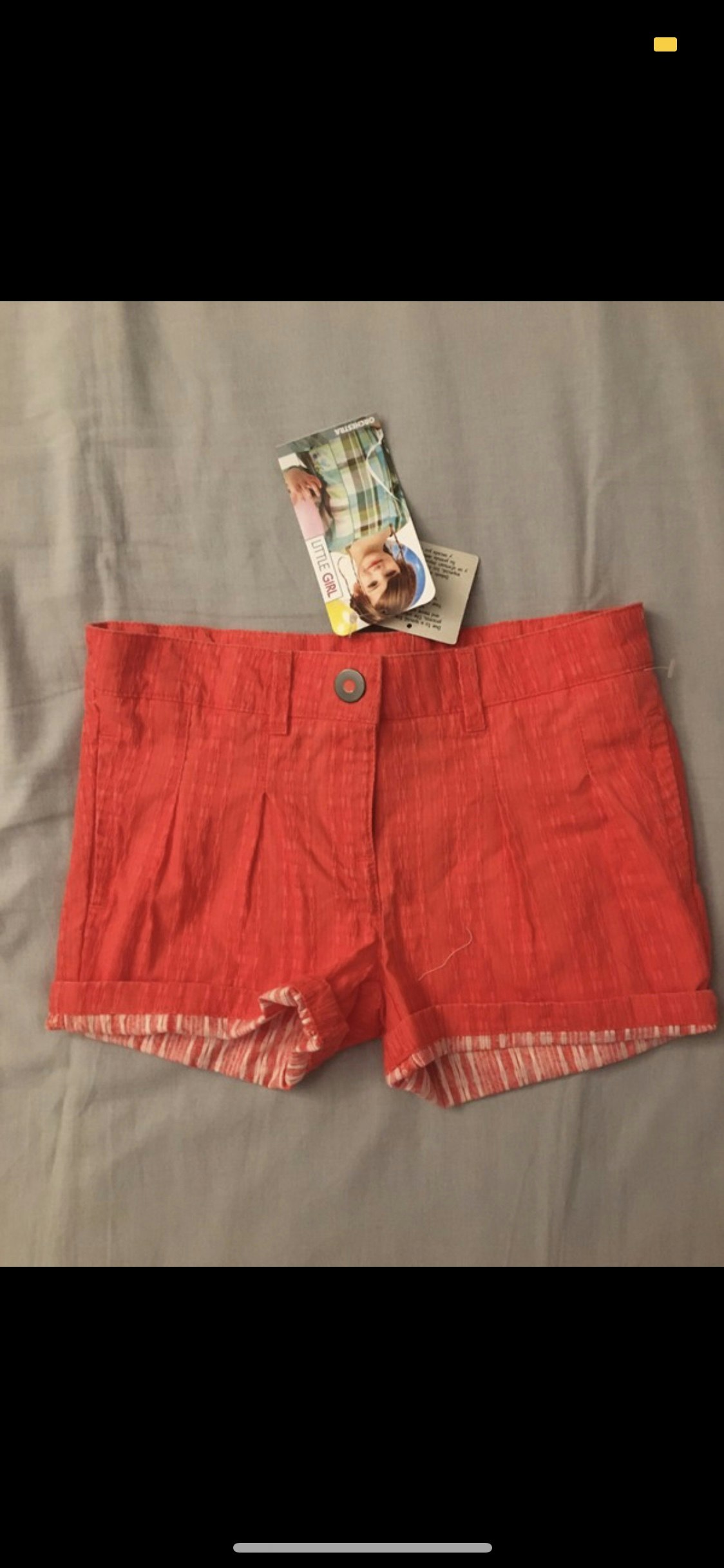 Short fille