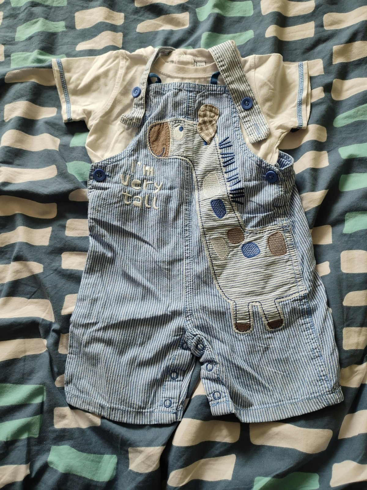 Ensemble tee-shirt salopette 23 mois