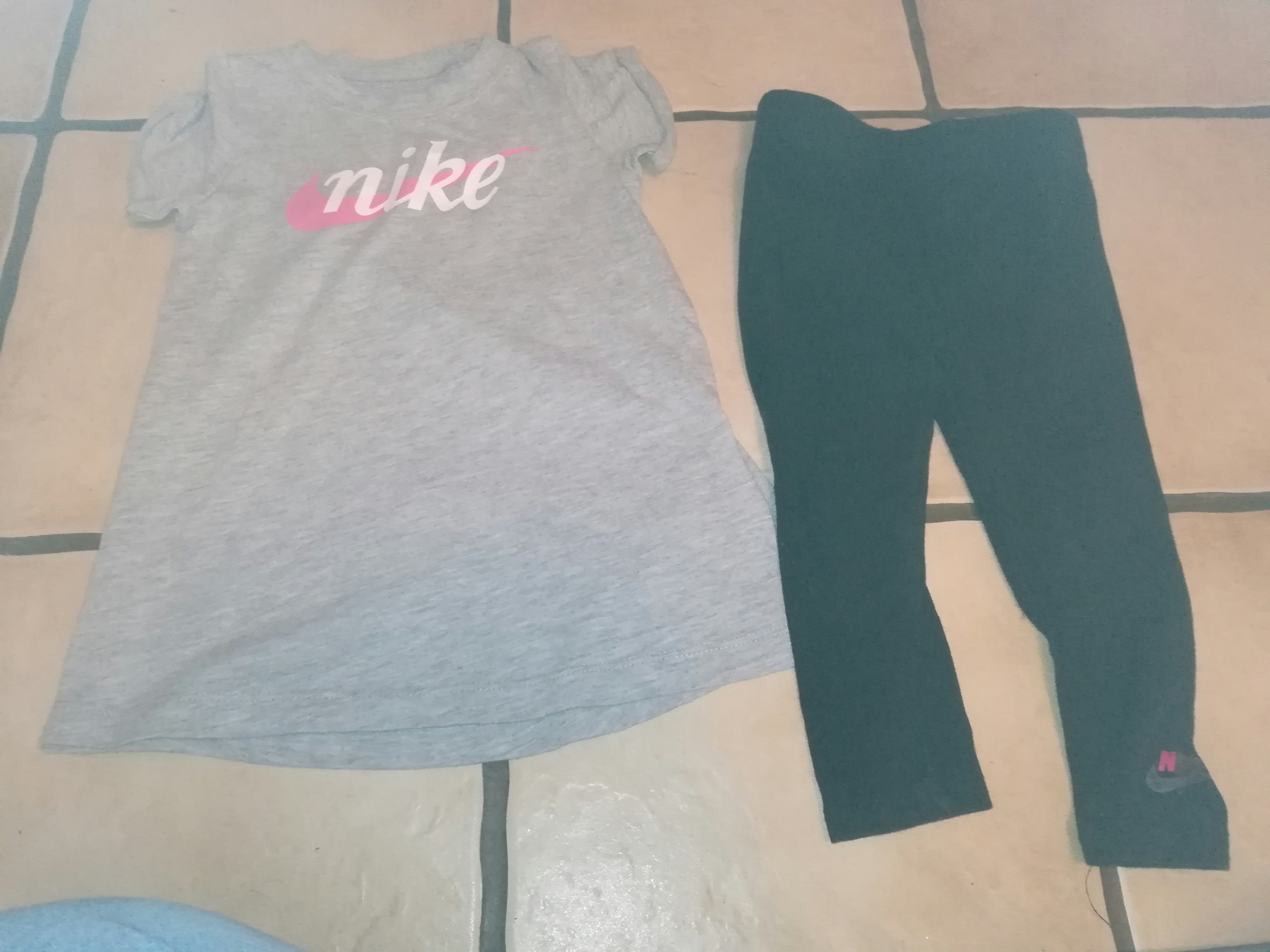 Lot 2 filles 18 mois - photo numéro 9