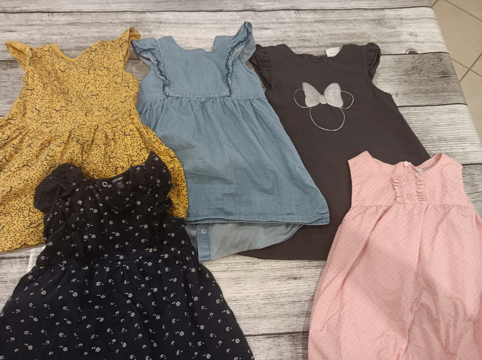 Lots 5 robe