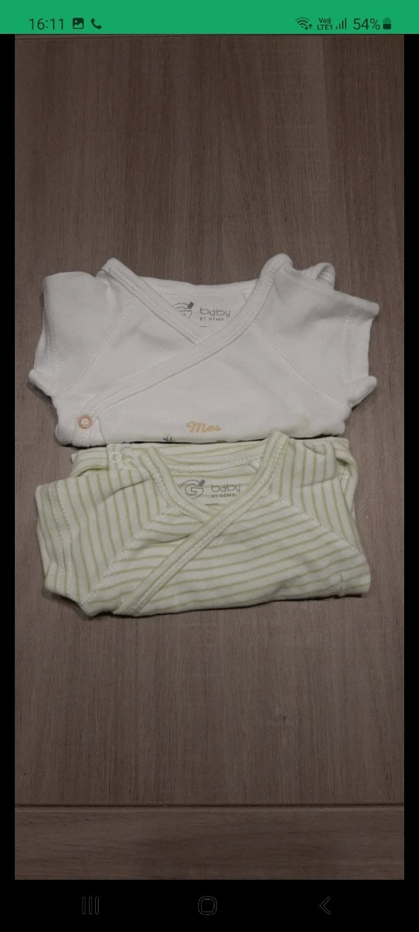 2 bodys manches courte