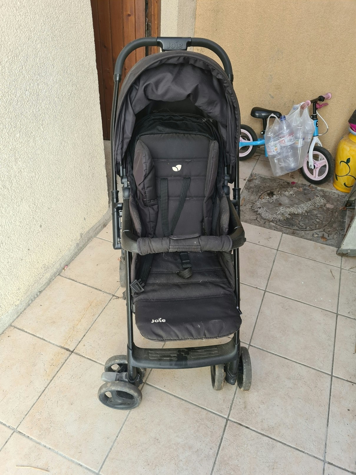 Poussette marque joie