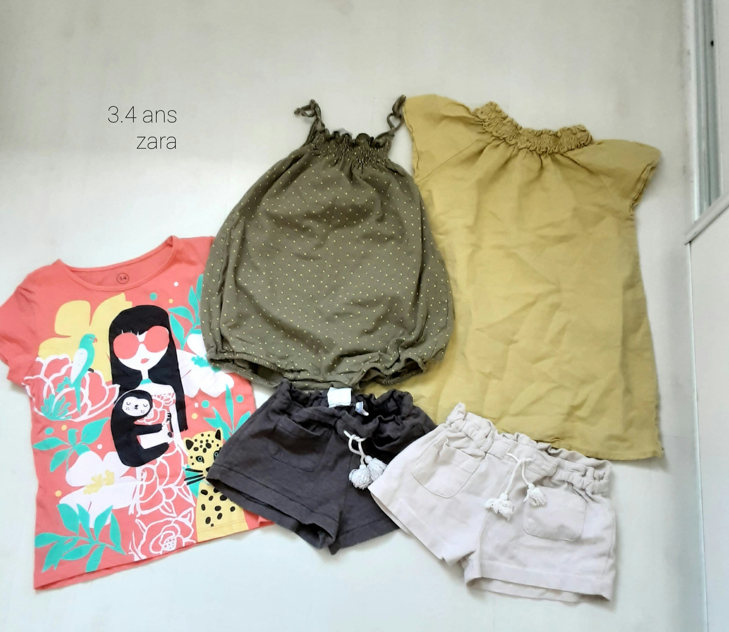 . Lot fille robe. Shorts. Sarouel. ZARA. TEE-SHIRT SHIRT. 3 .4 ans