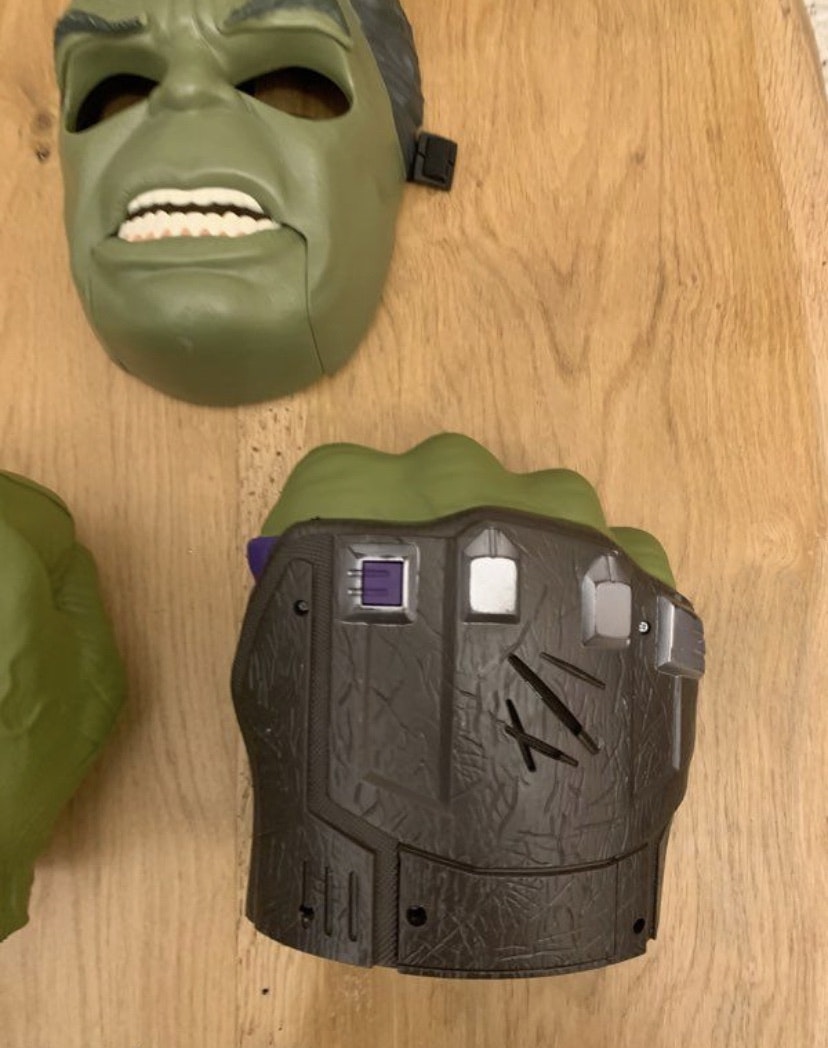Lot hulk et poings - photo numéro 2
