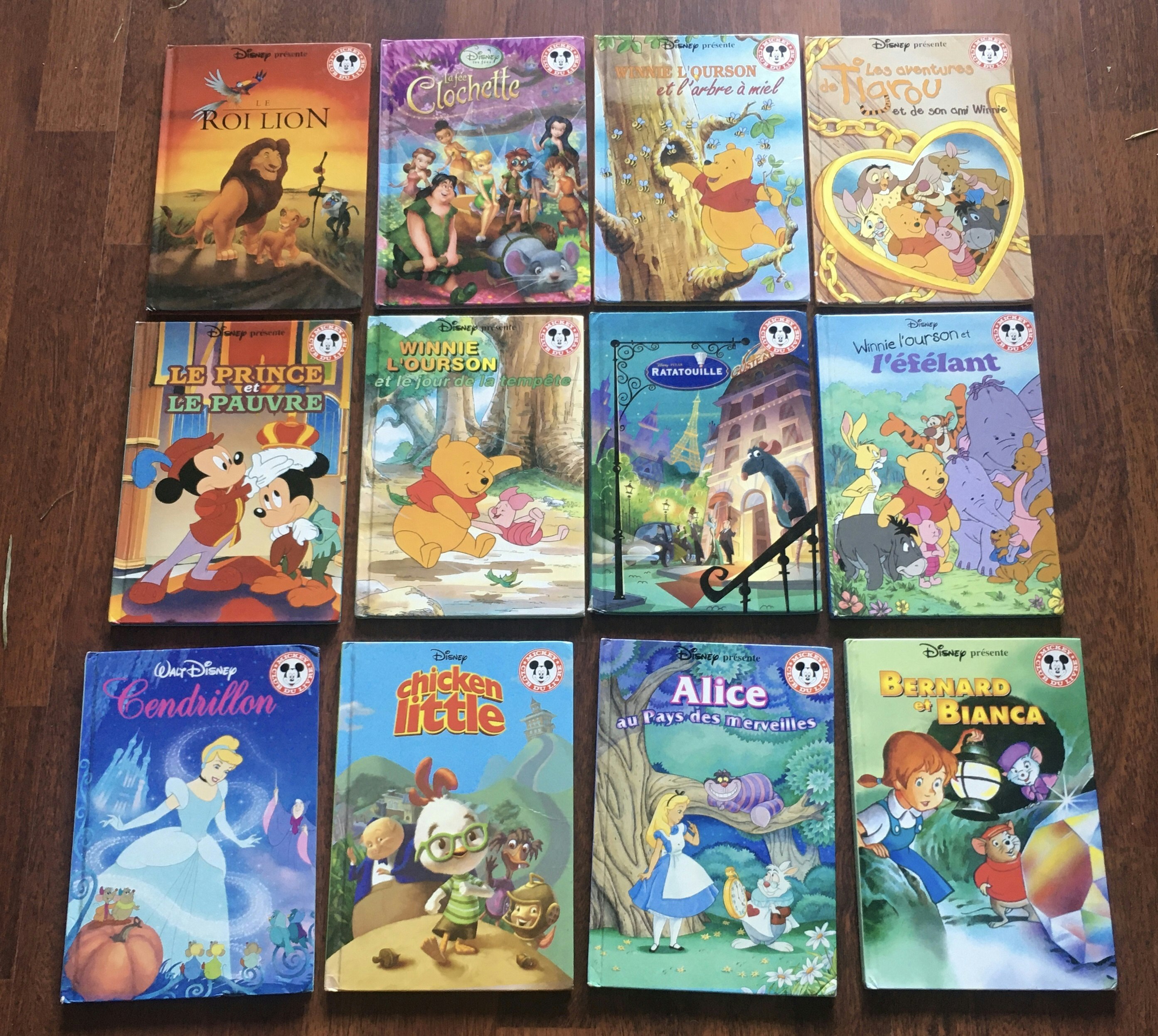 12 livres Walt Disney