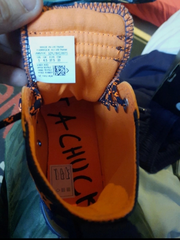 Converses mixtes taille 37.5 neuves - photo numéro 5