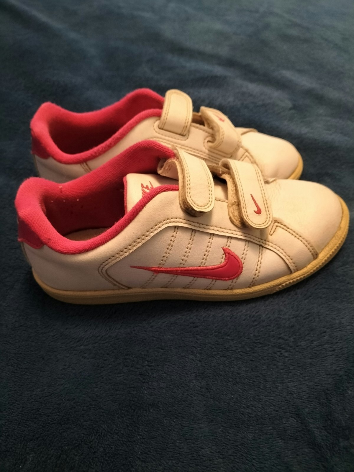 Baskets Nike pointure 31.5