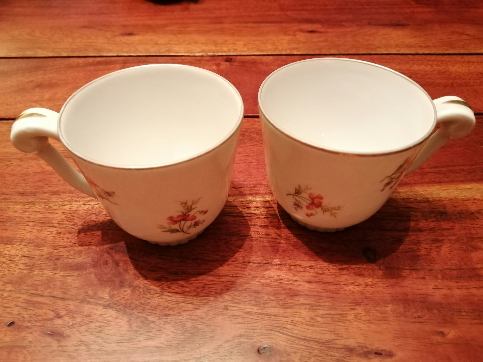 Lot de 2 tasses anciennes