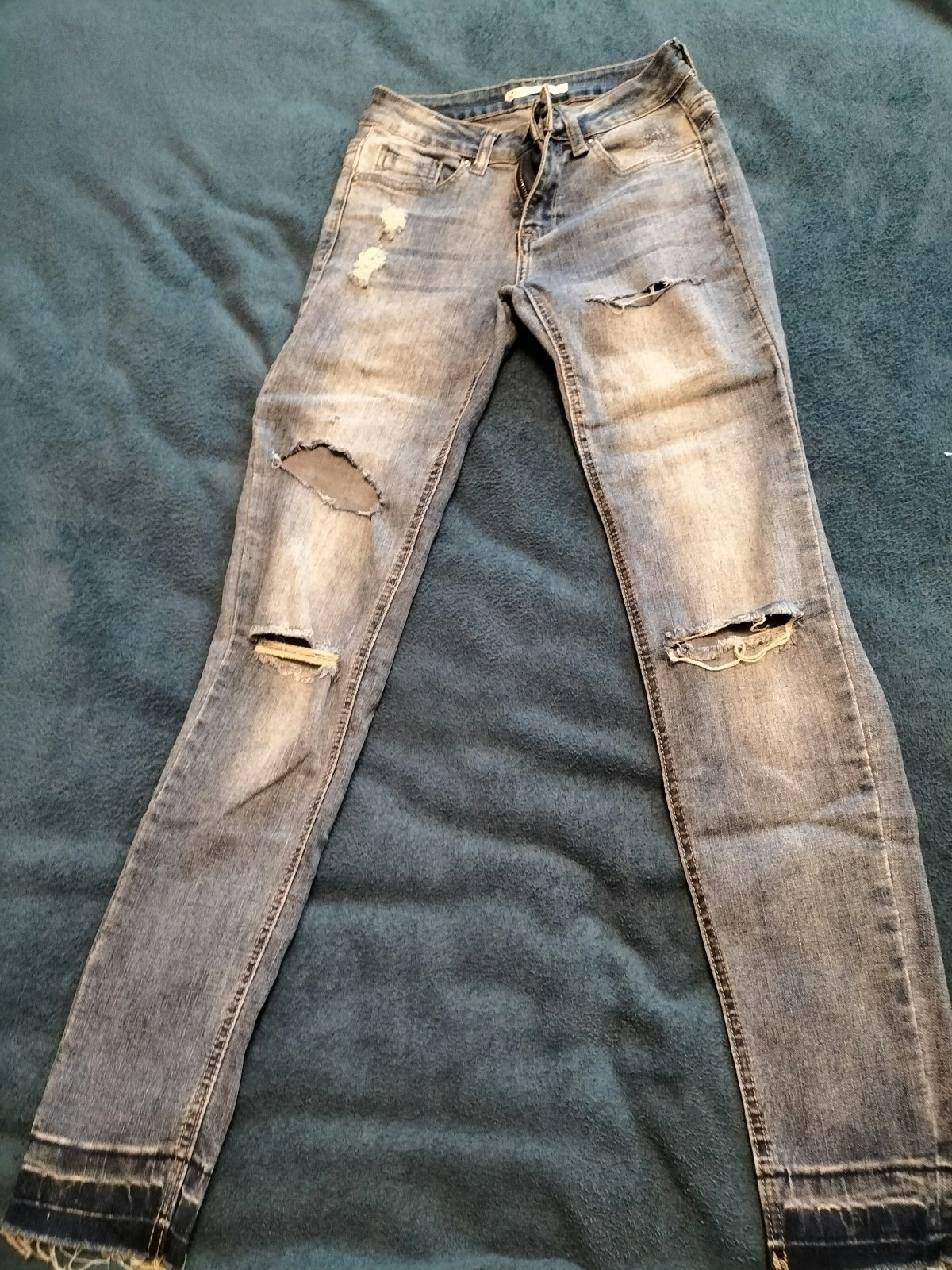 Jean troué GEMO taille 34