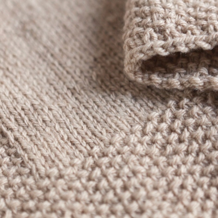 Couverture bébé au tricot - photo numéro 4