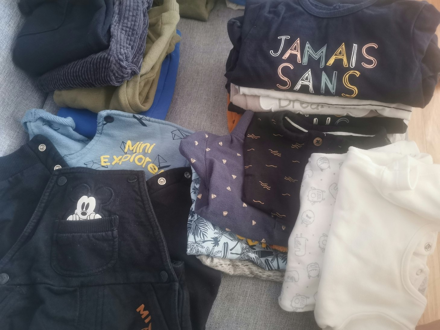 Lot vêtements 6 mois