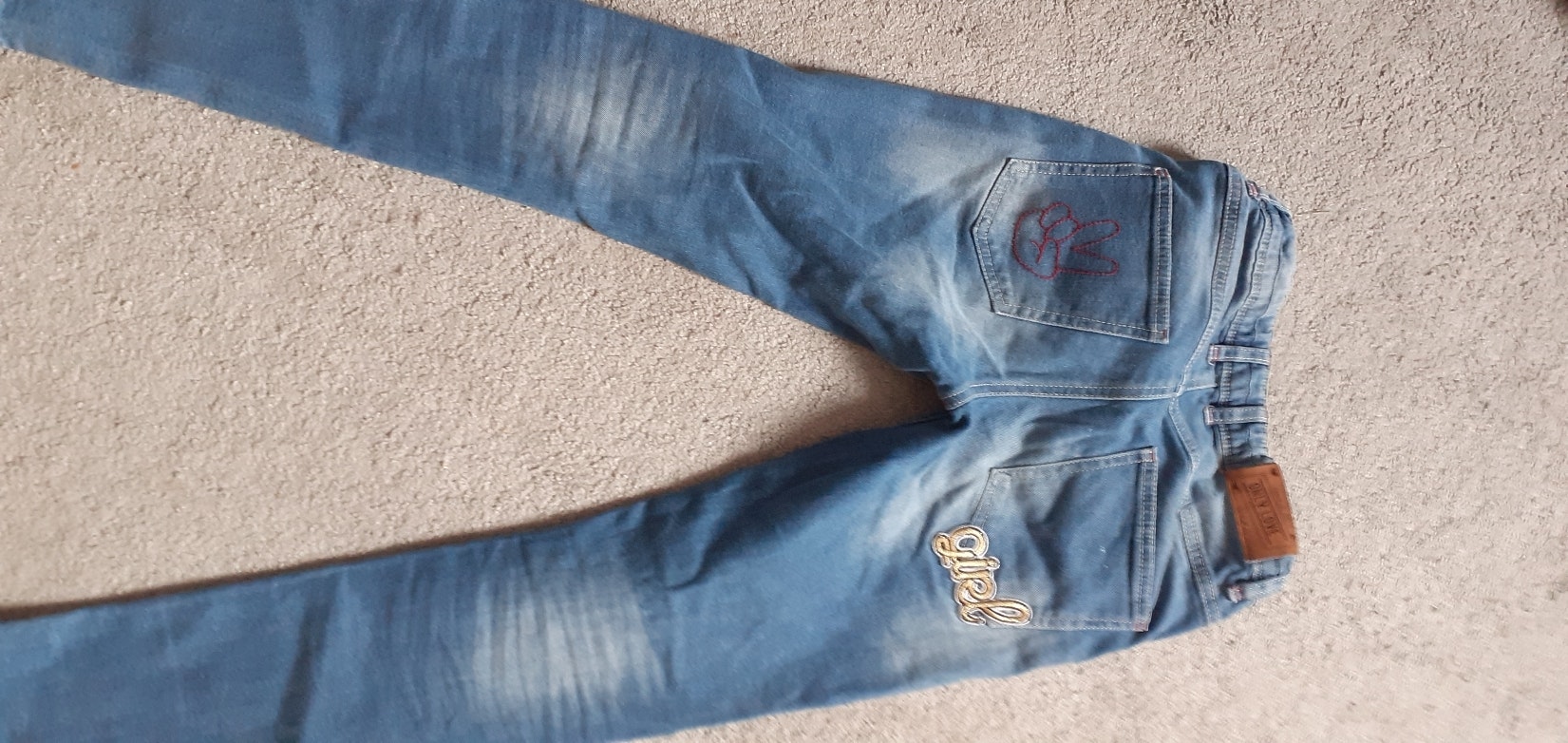 Magnifique jeans taille 9-10 ans - photo numéro 3