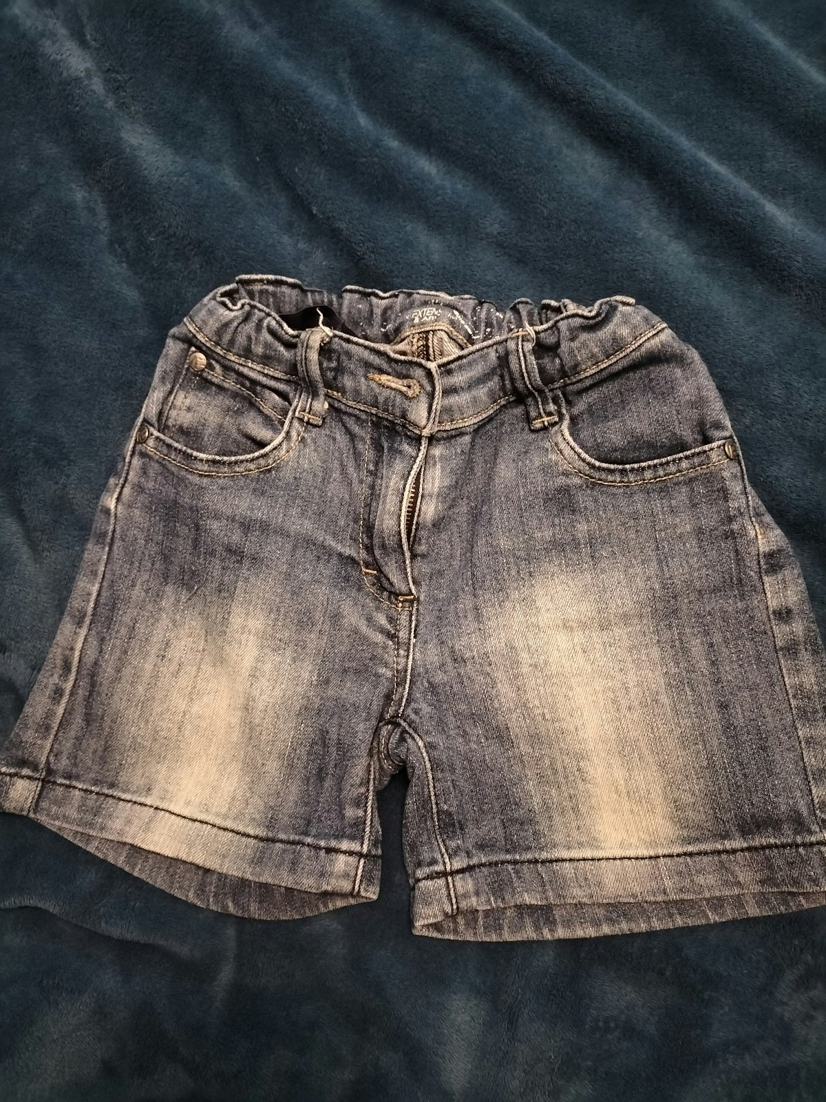 Short en jean taille 8 ans