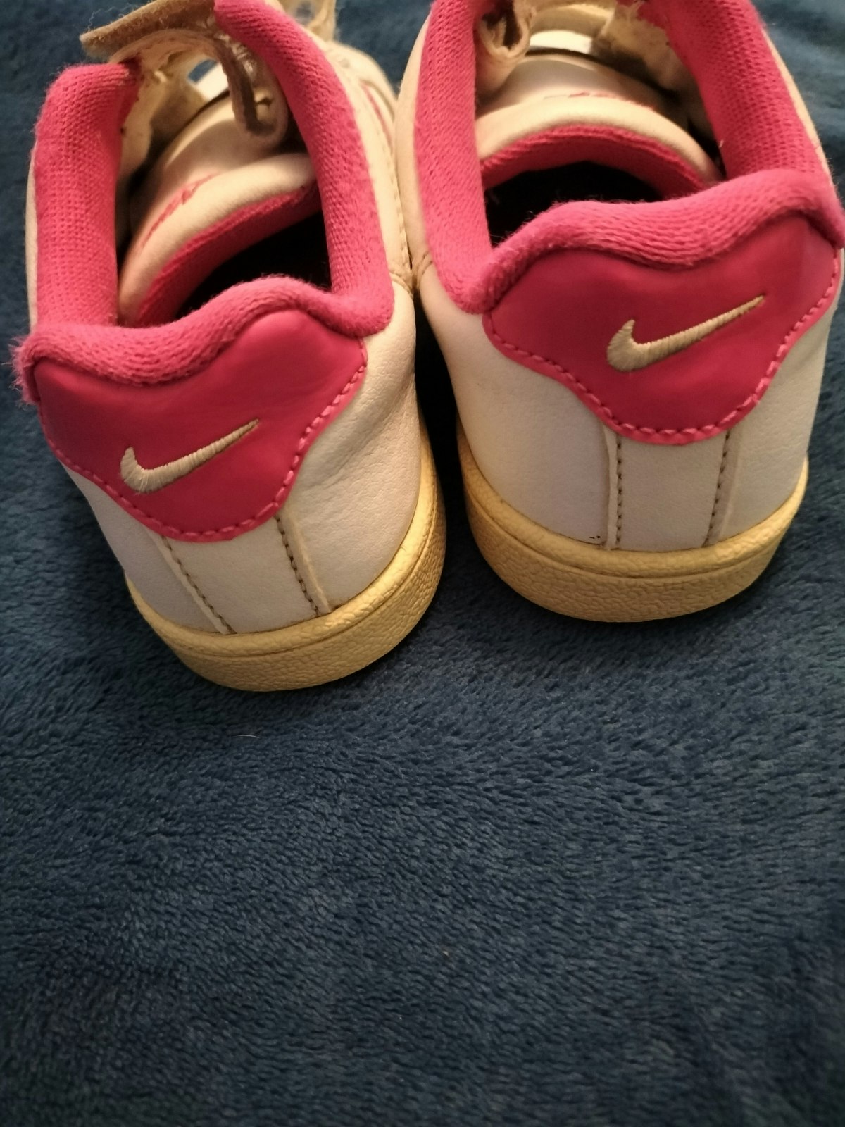 Baskets Nike pointure 31.5 - photo numéro 2