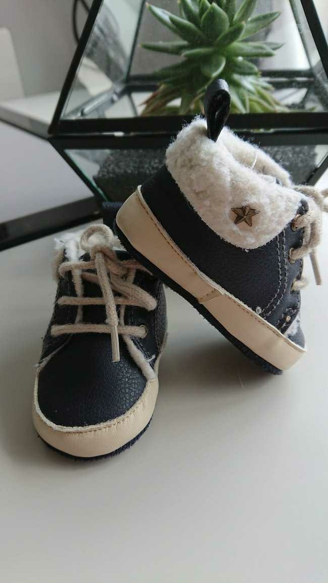 Chaussures Bebe Taille 16 17 Beebs Achat Vente Bebe