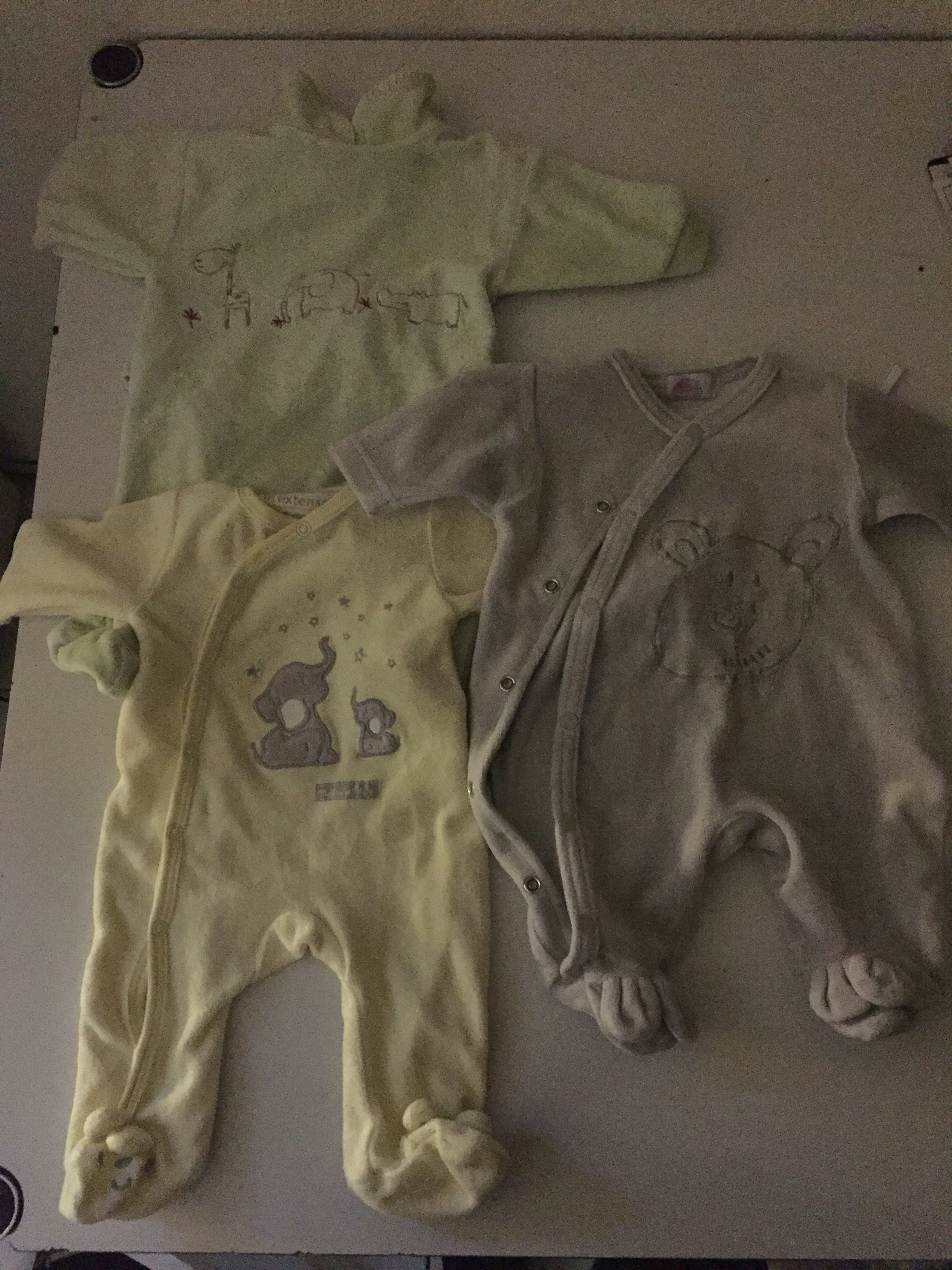 Lot 3 pyjamas