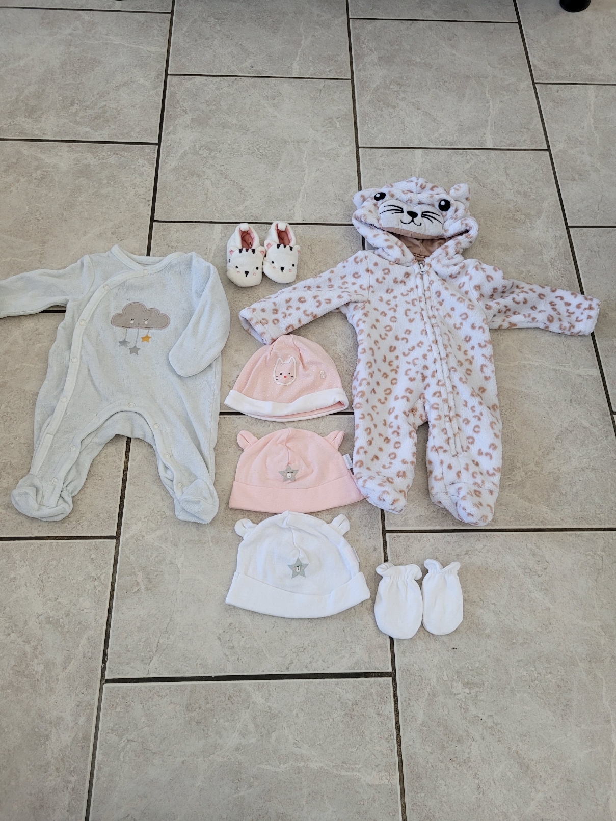 Lot 1 mois très bon état