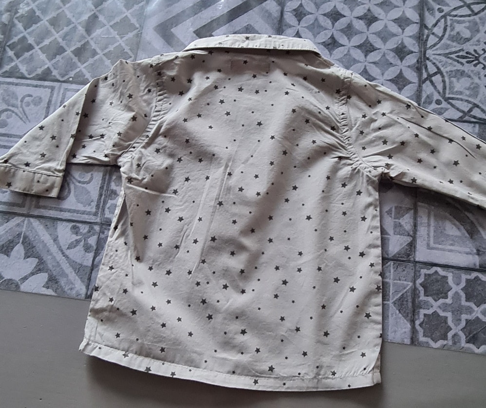Chemise grise avec des etoiles - photo numéro 2