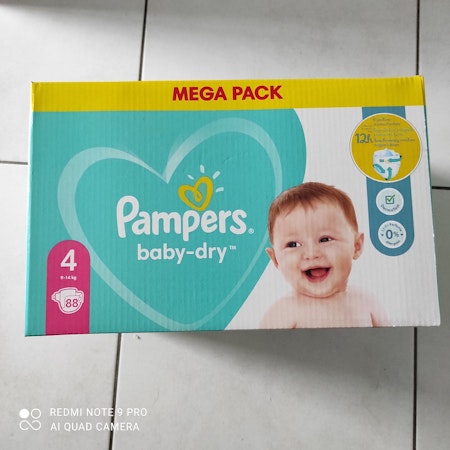 Méga pack couche pampers baby dry taille 4