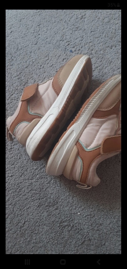 Très jolies baskets Zara kids taille 23