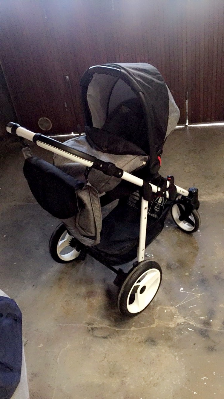 Poussette trio B&w