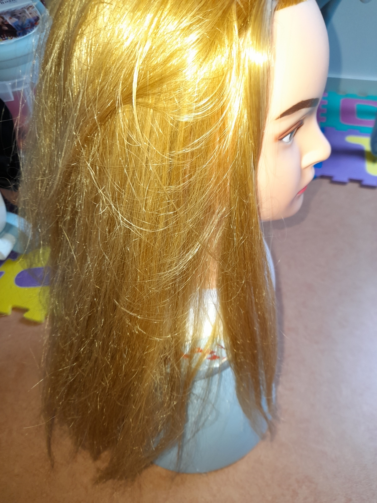 Tête de coiffeuse - photo numéro 2
