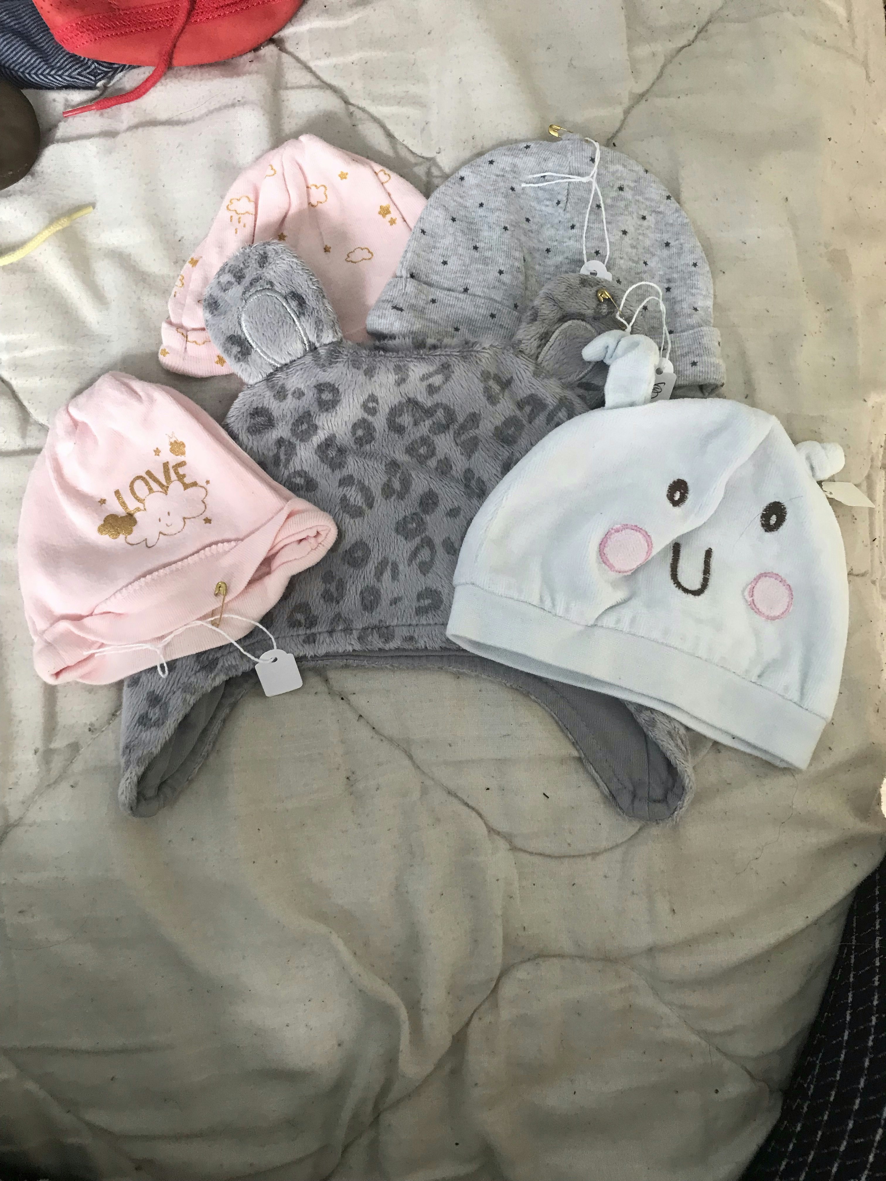 Lots de bonnets fille