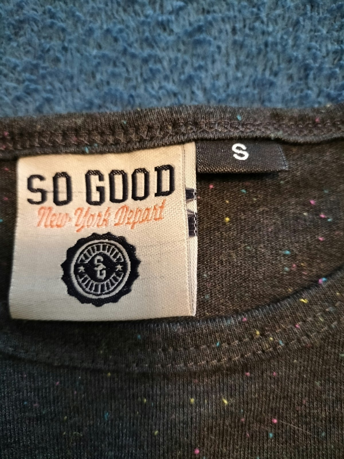 Tee shirt neuf taille S - photo numéro 3