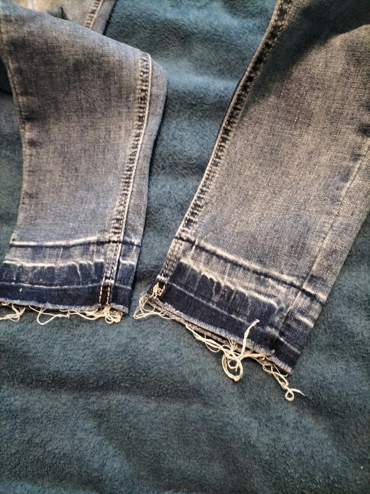 Jean troué GEMO taille 34 - photo numéro 4