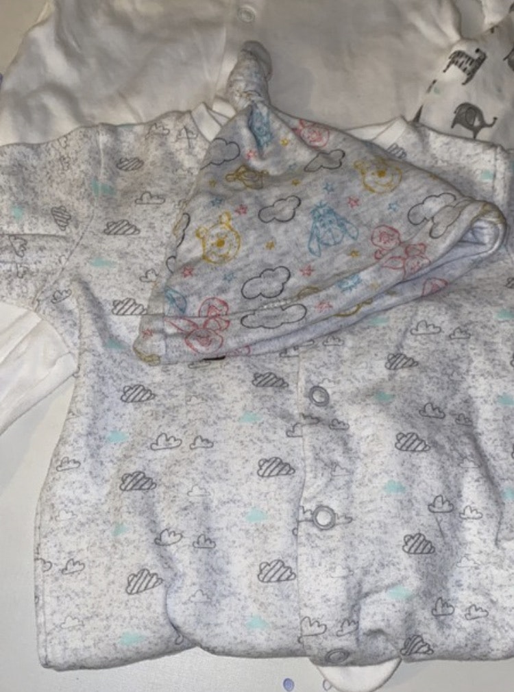 Lot de 3 pyjamas + 1 bonnet 3M