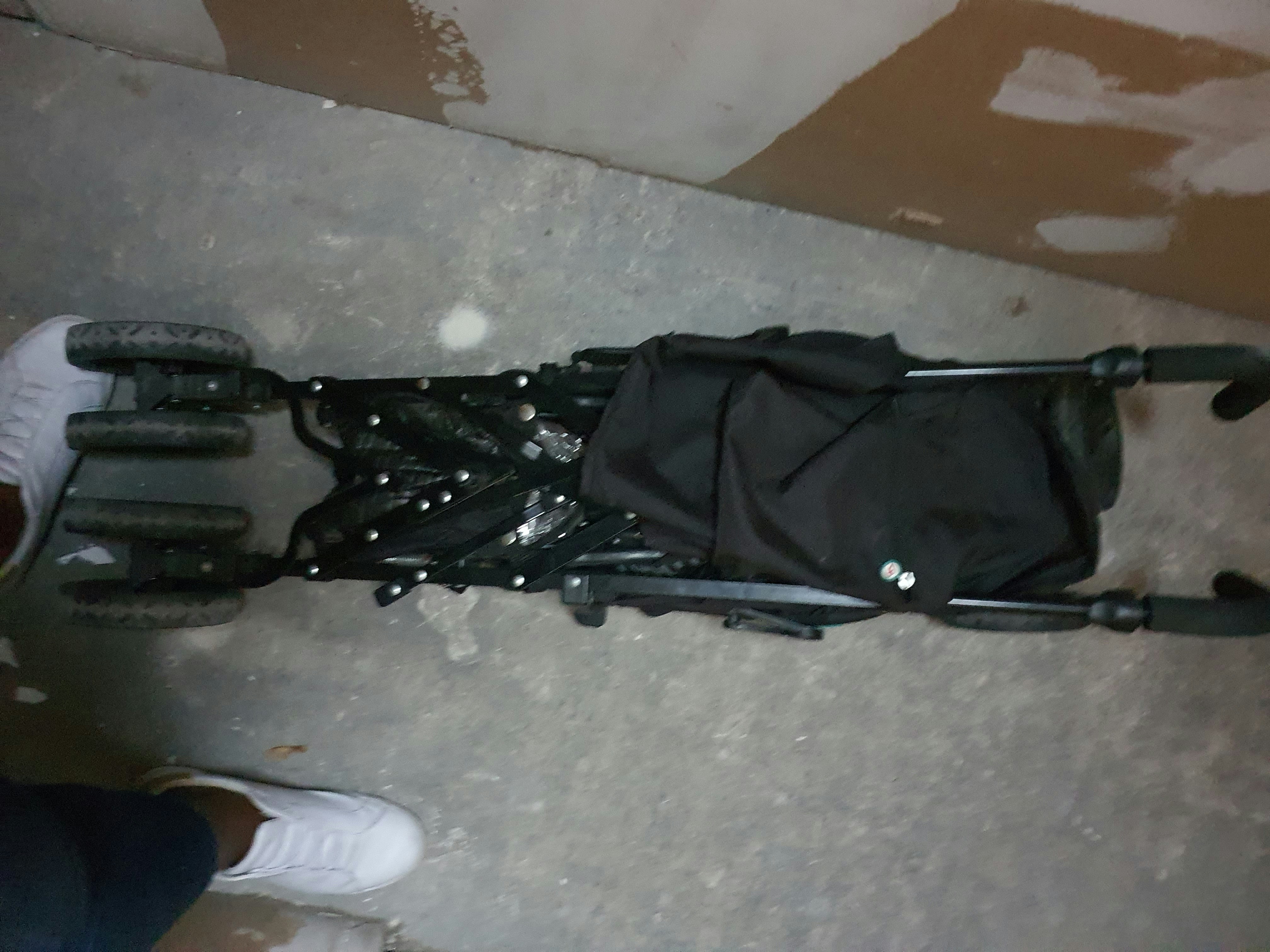 Poussette canne noire - photo numéro 3