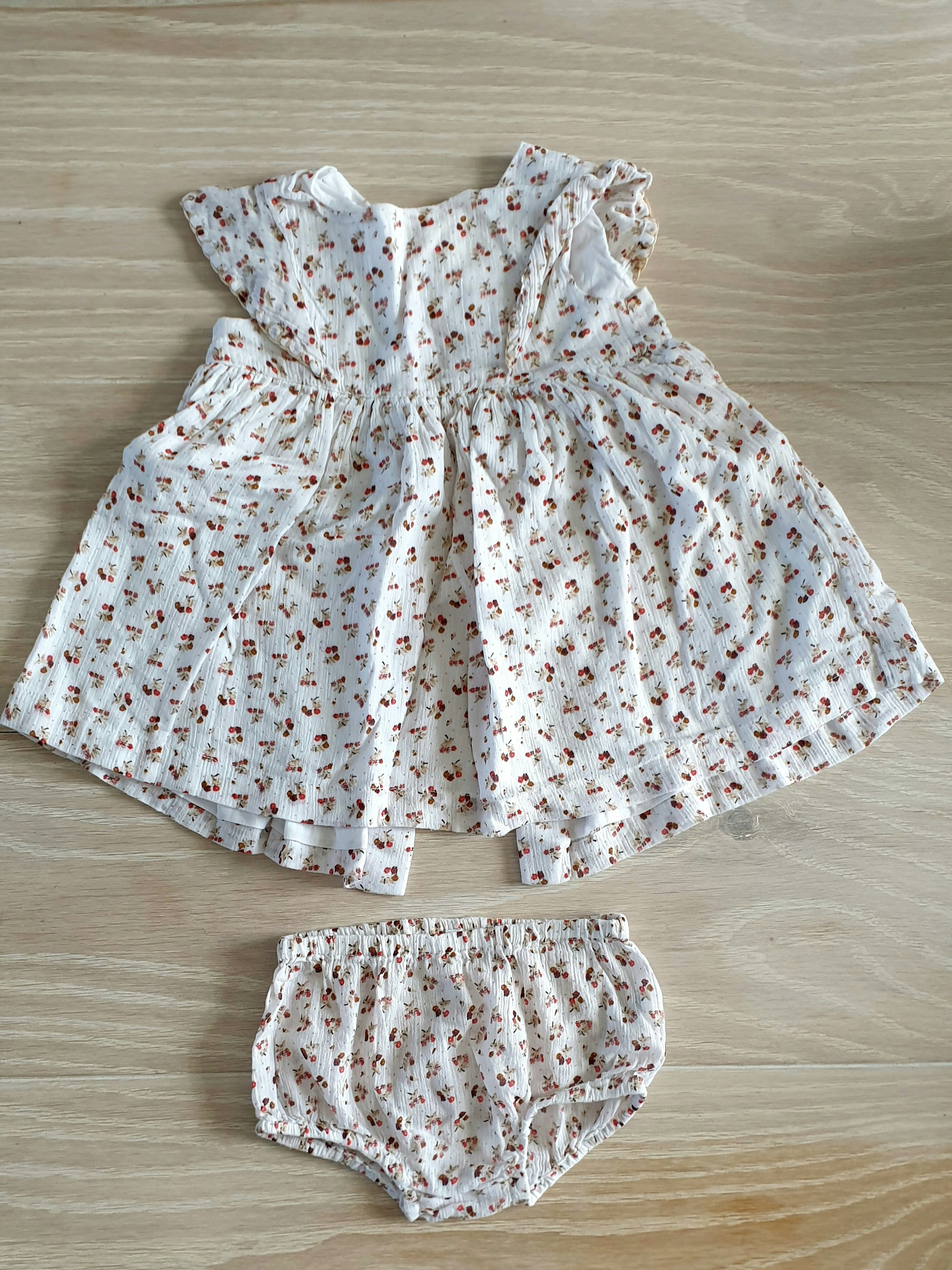 Robe fleurie - photo numéro 2