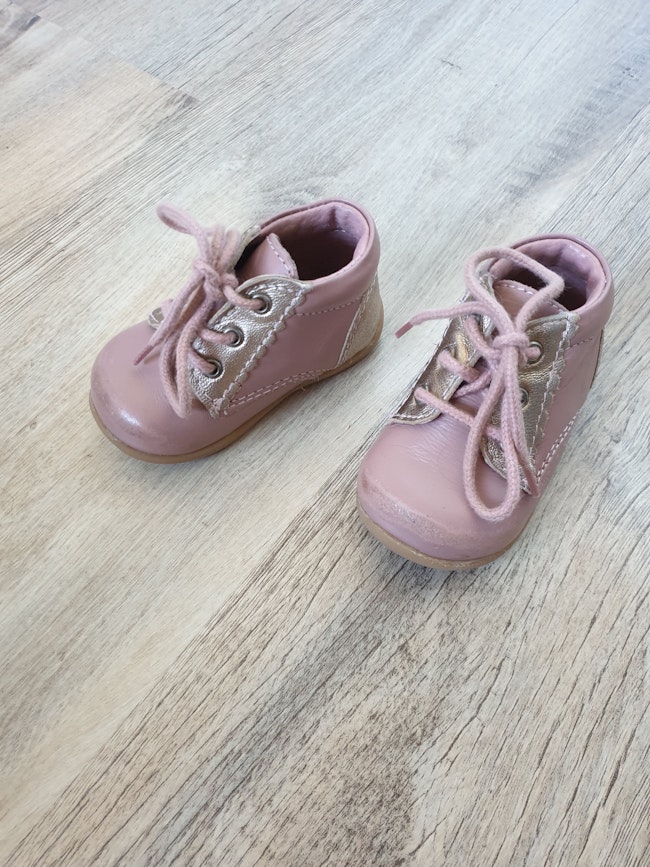Chaussure Fille Bebe Taille 18 Beebs Achat Vente Bebe
