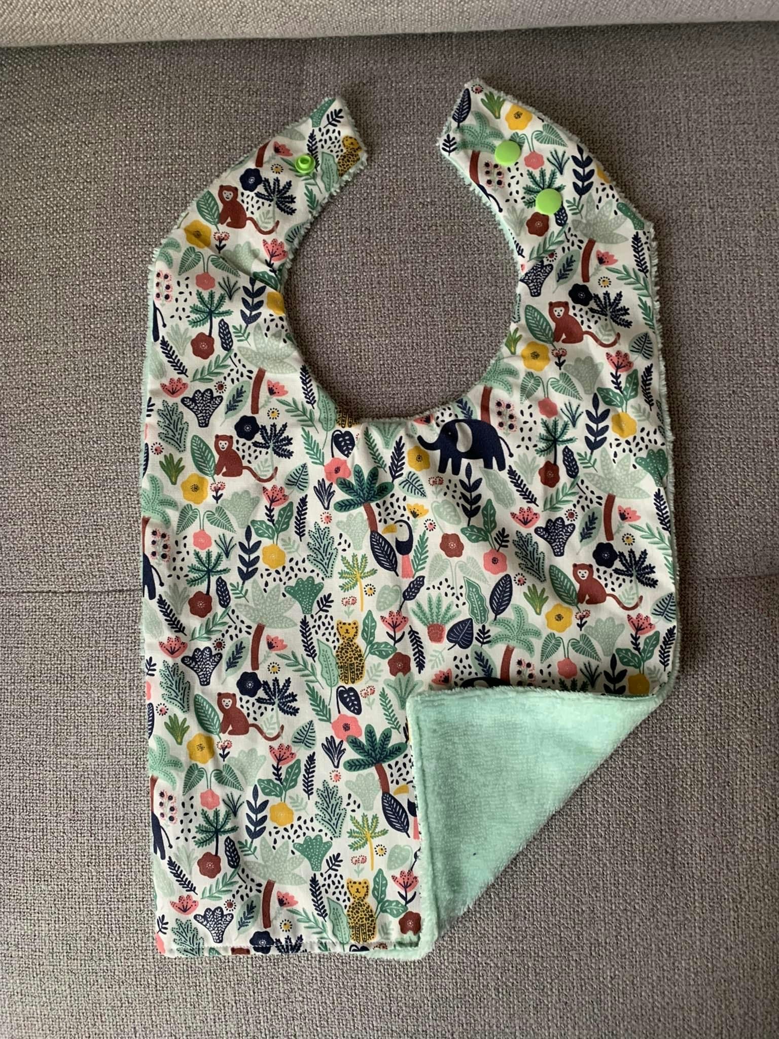 Bavoir grand modèle